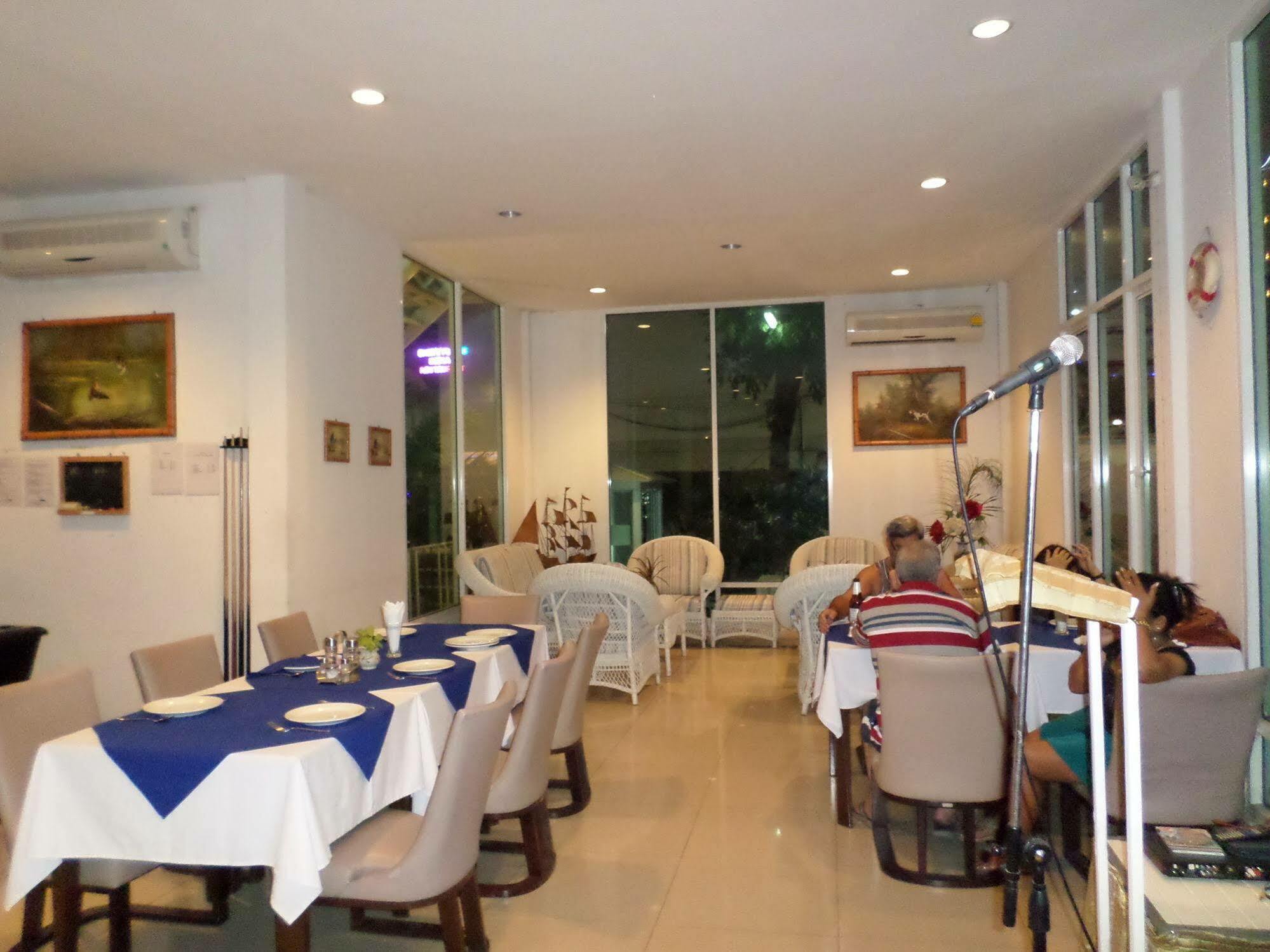 Nautical Inn Pattaya Exterior foto
